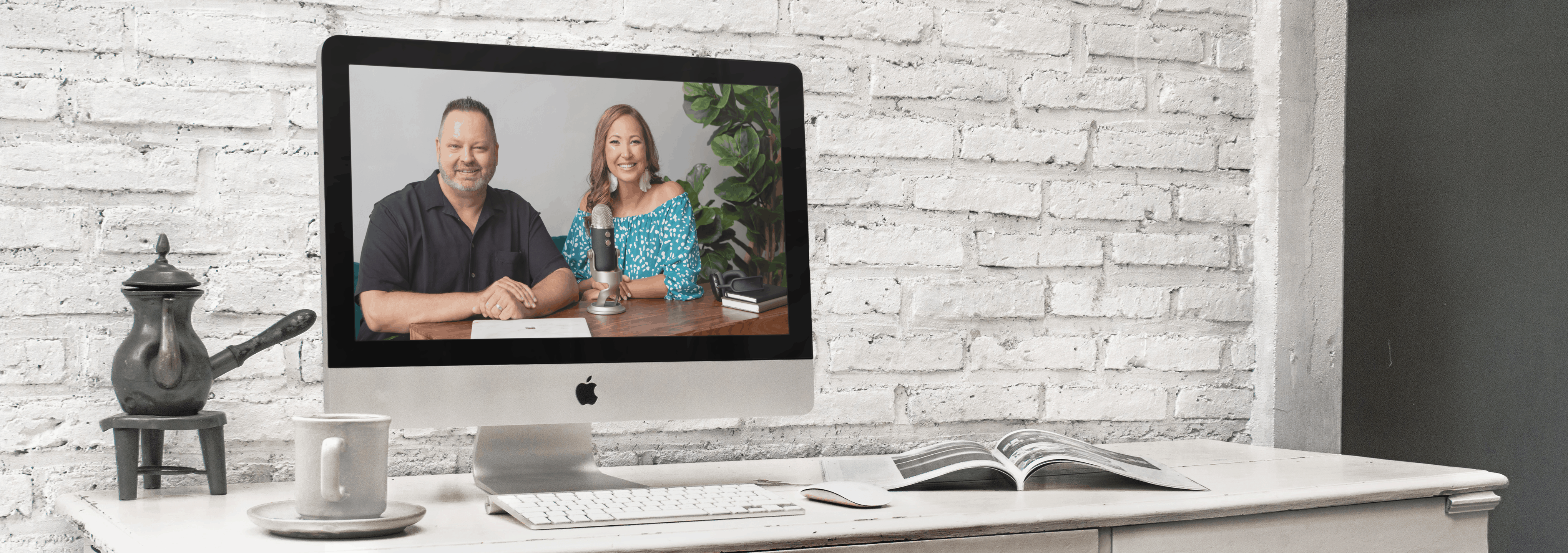 imac-at-a-creative-office-sitting-on-top-of-a-vintage-desk-mockup-a4868-2